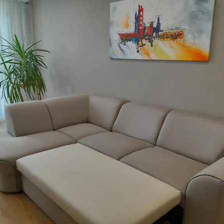 Beautiful In The City Center Apartment